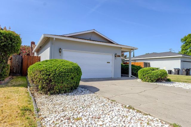 1214 W Downs St, Stockton, CA 95207