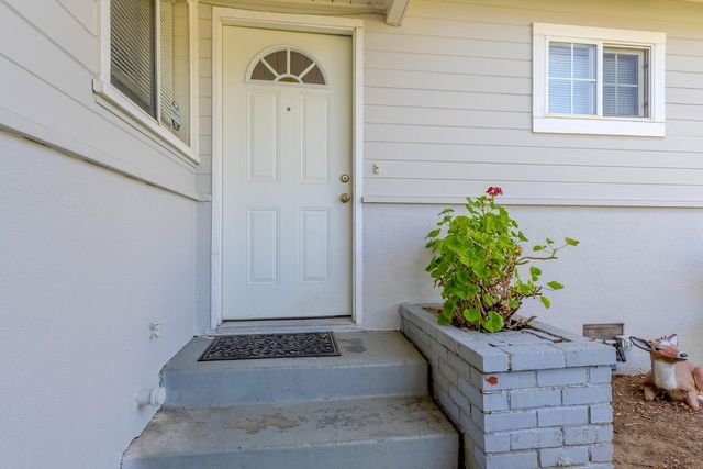 1214 W Downs St, Stockton, CA 95207