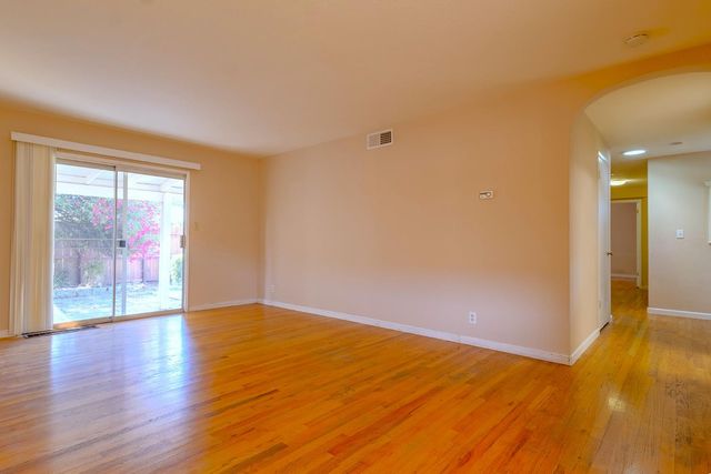 1214 W Downs St, Stockton, CA 95207