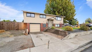 2203 N 7th Ave, Pasco, WA 99301