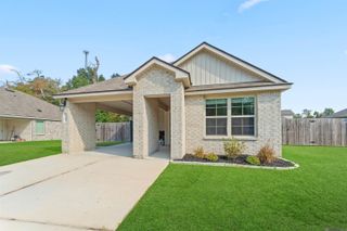 13267 Janet Ann Ln, Walker, LA 70785