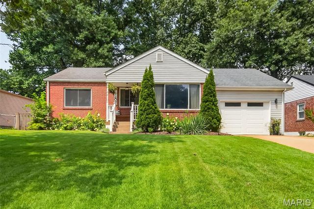 1107 Selma Avenue, Webster Groves, MO 63119