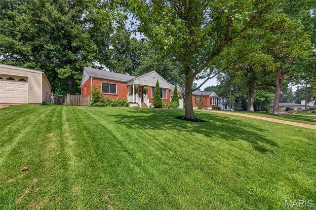 1107 Selma Avenue, Webster Groves, MO 63119