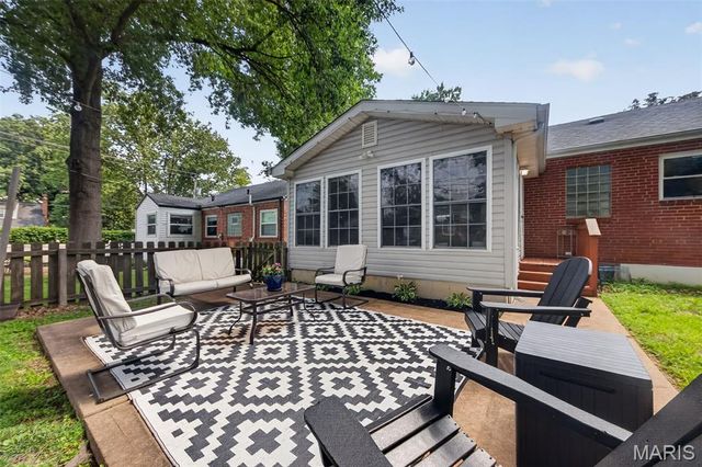 1107 Selma Avenue, Webster Groves, MO 63119