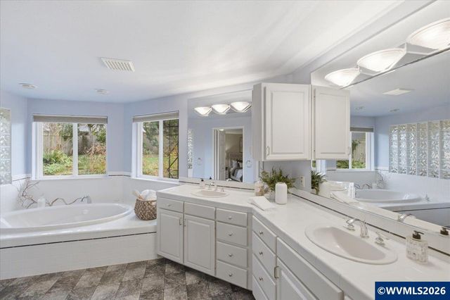 3901 Ash Av SE, Salem, OR 97302