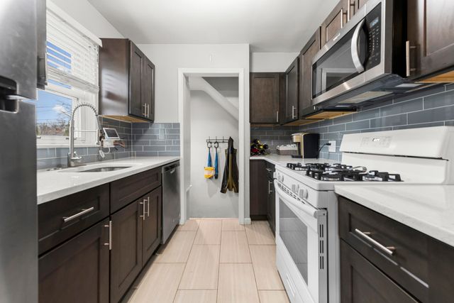 3992 Greenfield Road, Berkley City, MI 48072