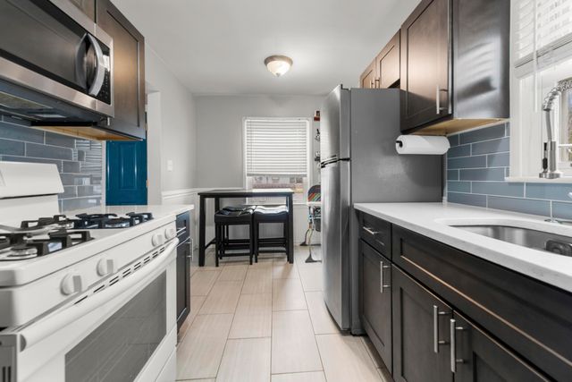 3992 Greenfield Road, Berkley City, MI 48072