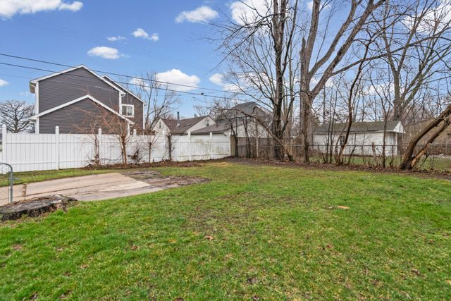 3992 Greenfield Road, Berkley City, MI 48072