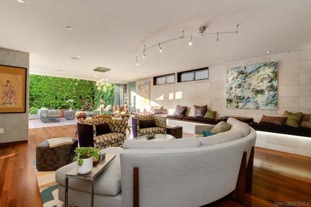 435 Ravina, La Jolla, CA 92037