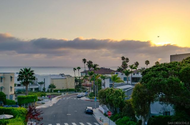 435 Ravina, La Jolla, CA 92037