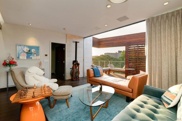 435 Ravina, La Jolla, CA 92037