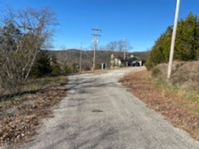 12 Lakeview Lane, Holiday Island, AR 72631