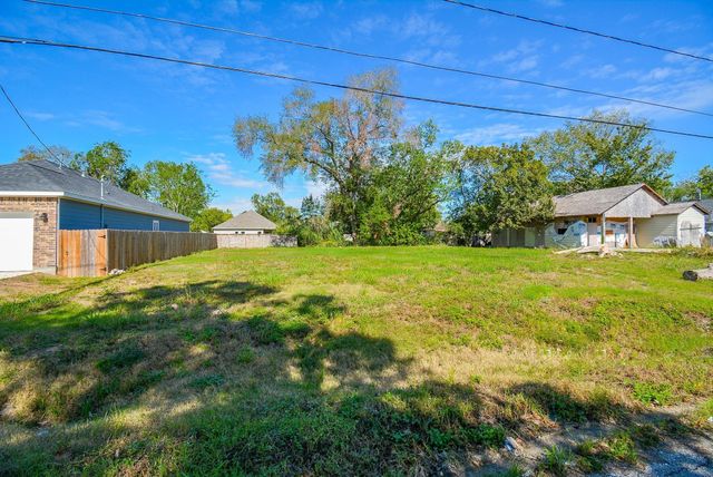 4607 Larkspur Street, Houston, TX 77051