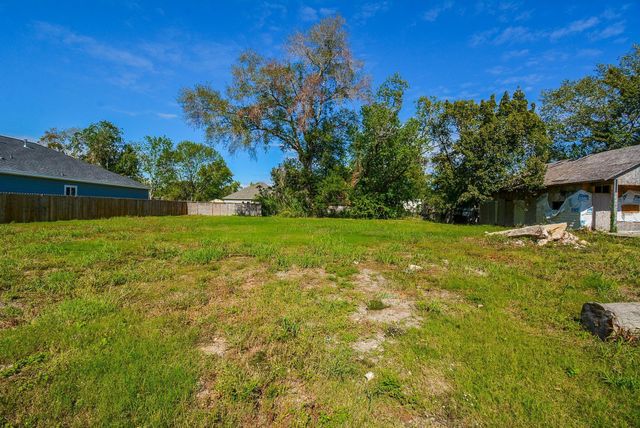 4607 Larkspur Street, Houston, TX 77051