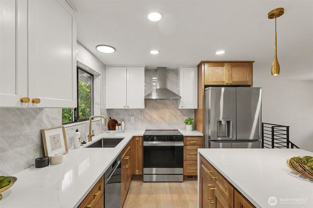 7245 E Taylor Street, Port Orchard, WA 98366