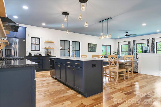 71 Hidden Pond Lane, Brevard, NC 28712