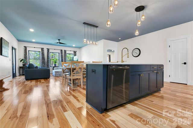 71 Hidden Pond Lane, Brevard, NC 28712