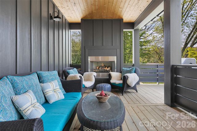 71 Hidden Pond Lane, Brevard, NC 28712