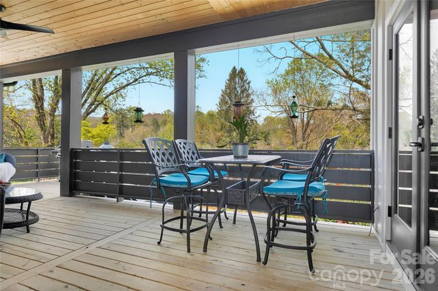 71 Hidden Pond Lane, Brevard, NC 28712