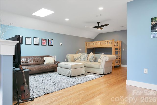 71 Hidden Pond Lane, Brevard, NC 28712