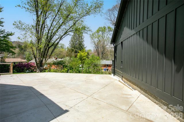 71 Hidden Pond Lane, Brevard, NC 28712