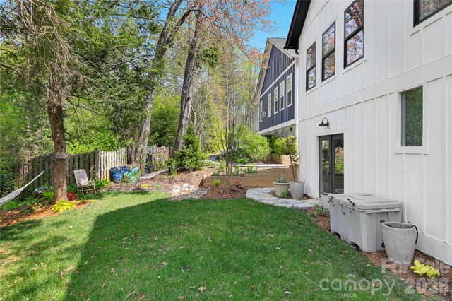 71 Hidden Pond Lane, Brevard, NC 28712