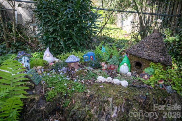 71 Hidden Pond Lane, Brevard, NC 28712