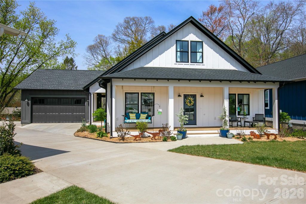 71 Hidden Pond Lane, Brevard, NC 28712