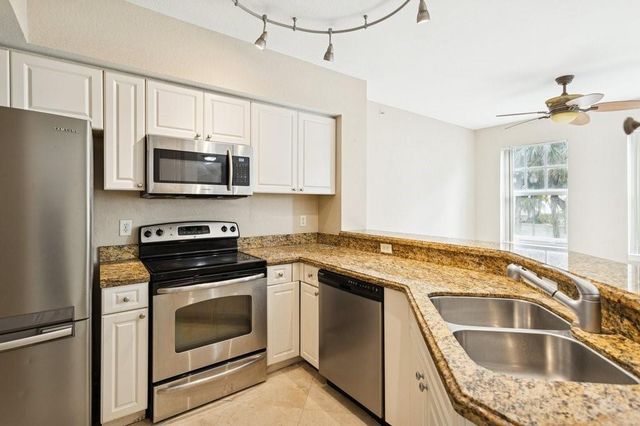 6384 W Sample Road W 6384, Coral Springs, FL 33067