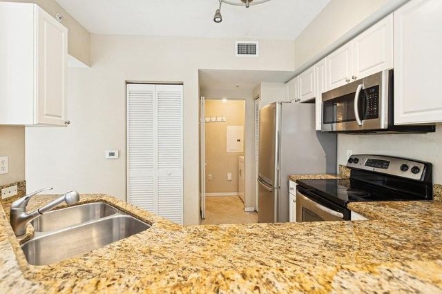 6384 W Sample Road W 6384, Coral Springs, FL 33067