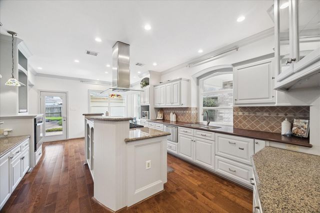 16703 Chestnut Meadow Court, Sugar Land, TX 77479