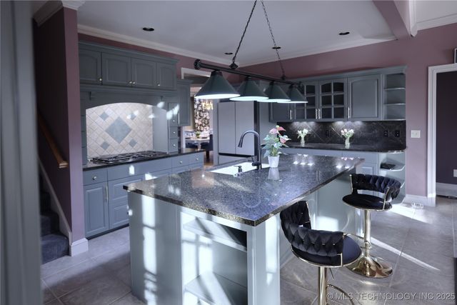 9327 S Jamestown Avenue, Tulsa, OK 74037