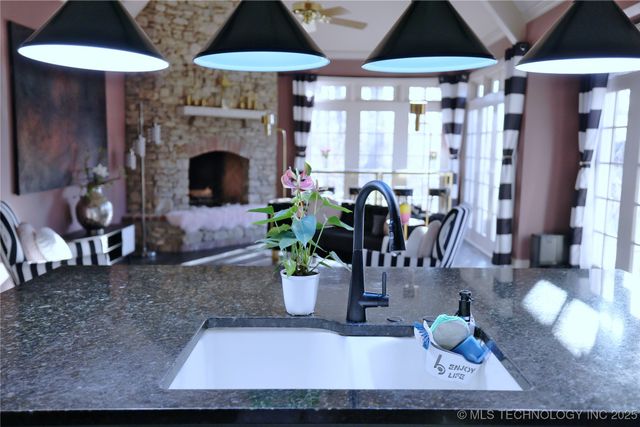 9327 S Jamestown Avenue, Tulsa, OK 74037