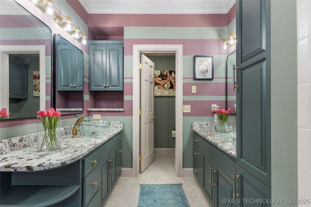 9327 S Jamestown Avenue, Tulsa, OK 74037