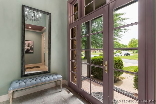 9327 S Jamestown Avenue, Tulsa, OK 74037