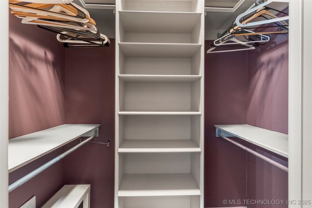 9327 S Jamestown Avenue, Tulsa, OK 74037