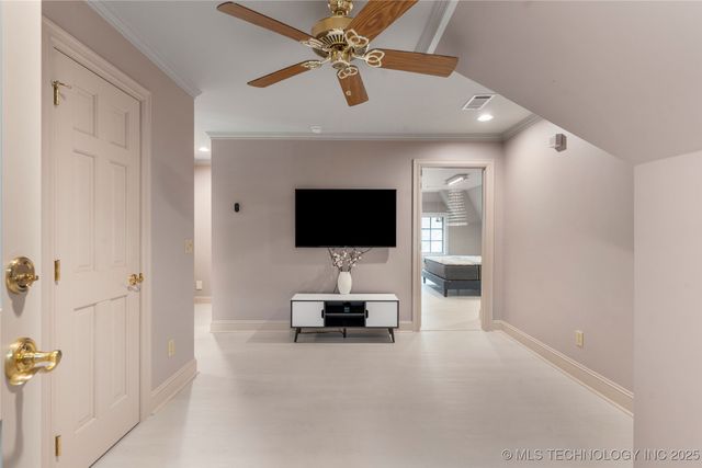 9327 S Jamestown Avenue, Tulsa, OK 74037