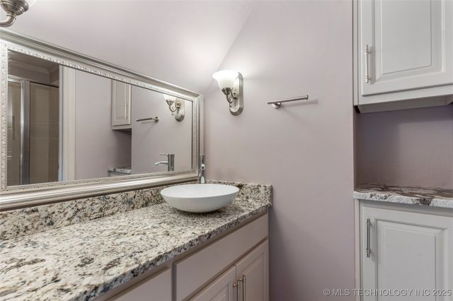 9327 S Jamestown Avenue, Tulsa, OK 74037