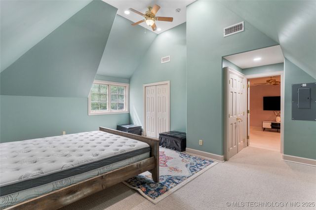 9327 S Jamestown Avenue, Tulsa, OK 74037