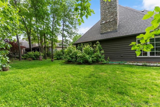 9327 S Jamestown Avenue, Tulsa, OK 74037