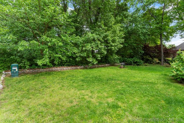 9327 S Jamestown Avenue, Tulsa, OK 74037