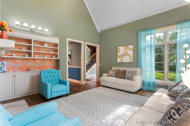 9327 S Jamestown Avenue, Tulsa, OK 74037