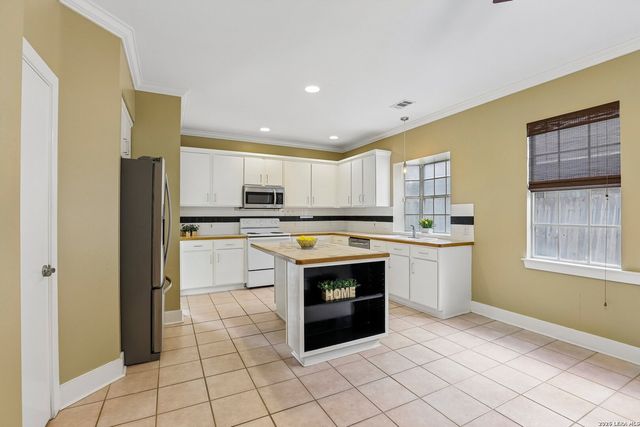 8494 Ulysses, Universal City, TX 78148