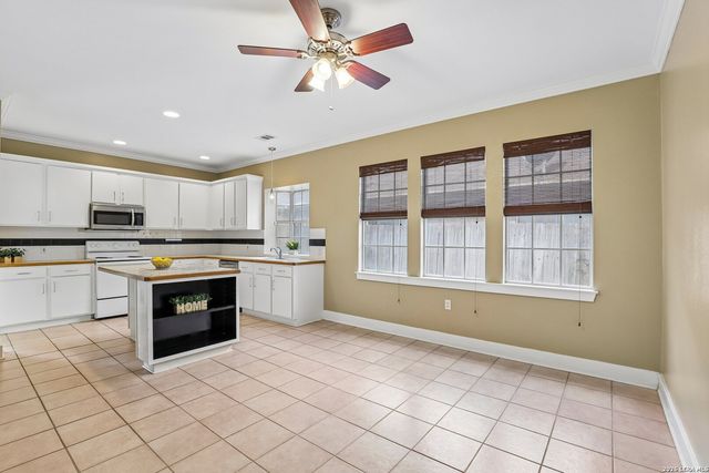 8494 Ulysses, Universal City, TX 78148