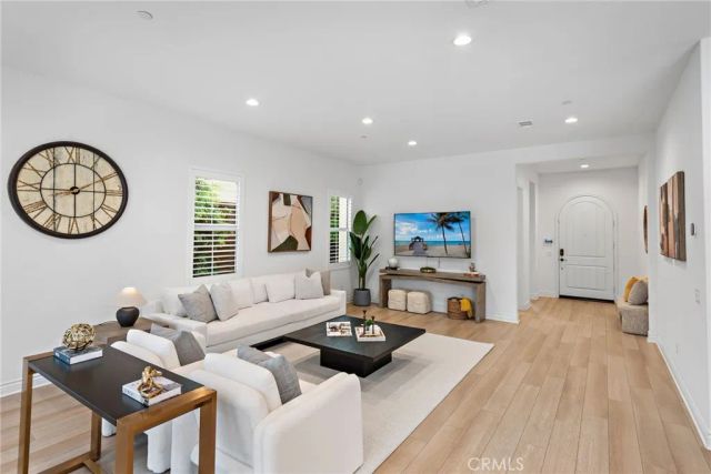 141 Lovelace, Irvine, CA 92620