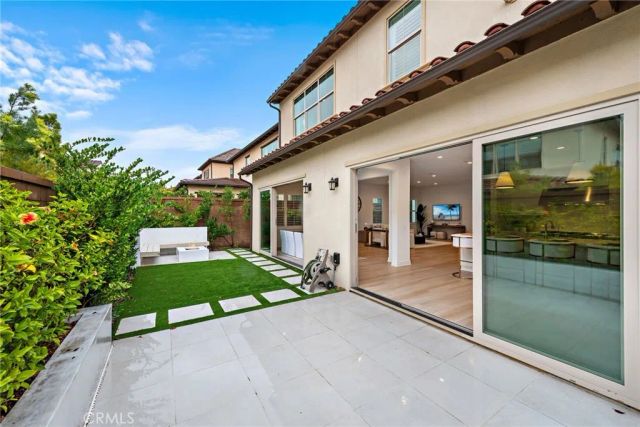 141 Lovelace, Irvine, CA 92620