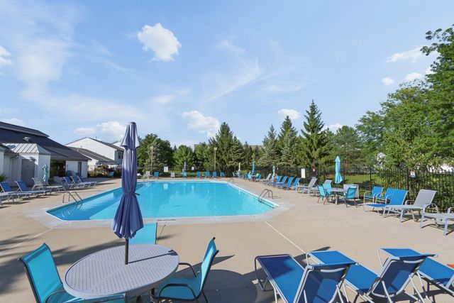 6768 Axtel Drive, 15B, Canal Winchester, OH 43110
