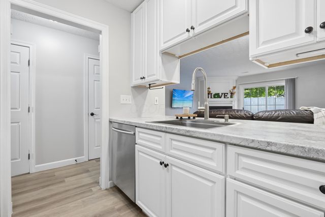 6768 Axtel Drive, 15B, Canal Winchester, OH 43110