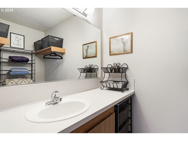 9305 Sw BROOKS BEND Pl, Portland, OR 97223