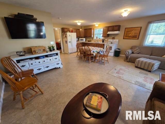 9251 N IL-148 Highway, Mt Vernon, IL 62864